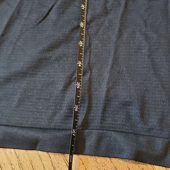 Navy Lululwmon shirt size L - Picture 6 of 9